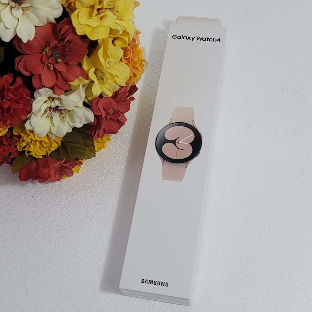 SAMSUNG GALAXY WOMEN'S WATCH 4 NEW - Picture 1 of 10